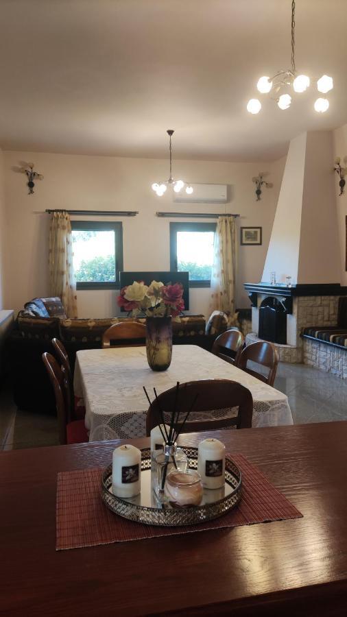 Vretti'S House Villa Fratsia Bagian luar foto